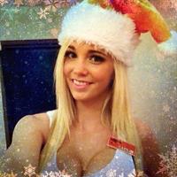 Caitlin Arnett taking a selfie