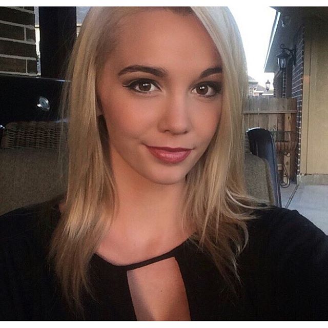 Caitlin Arnett taking a selfie