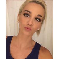 Caitlin Arnett taking a selfie