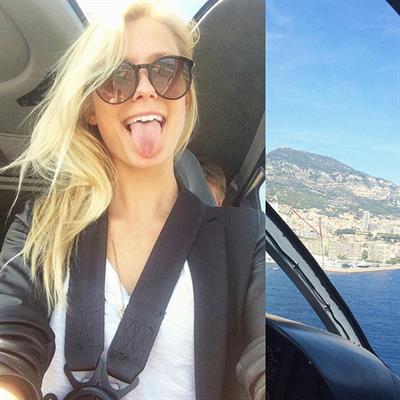 Kimberley Mens taking a selfie