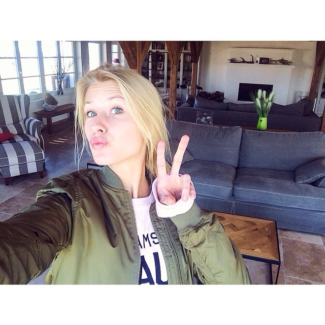 Kimberley Mens taking a selfie