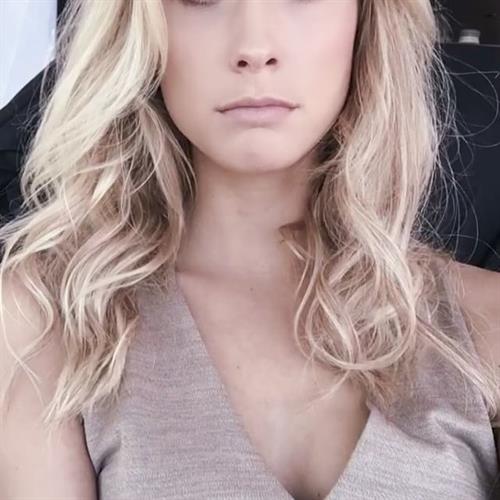 Kimberley Mens taking a selfie