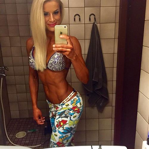 Adrienne Koleszár taking a selfie