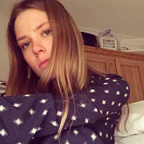 Caroline Brasch Nielsen taking a selfie