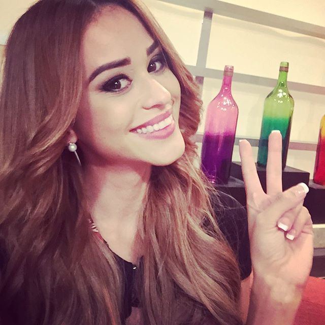 Yanet Garcia Pictures