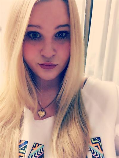 Jessica taking a selfie