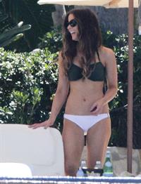 Kate Beckinsale in bikini as she fits in some sunbathing on family holiday in Mexico March 28-2013 