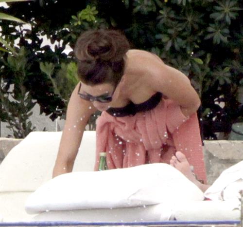 Kate Beckinsale in bikini as she fits in some sunbathing on family holiday in Mexico March 28-2013 