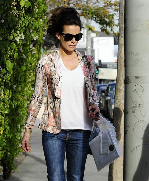 Kate Beckinsale out shopping on Melrose Ave in West Hollywood, January 22, 2013 
