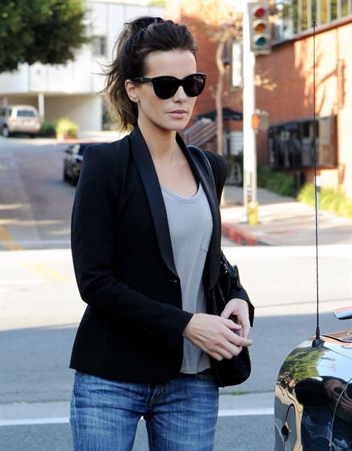 Kate Beckinsale heads out to lunch in Brentwood 11/7/12