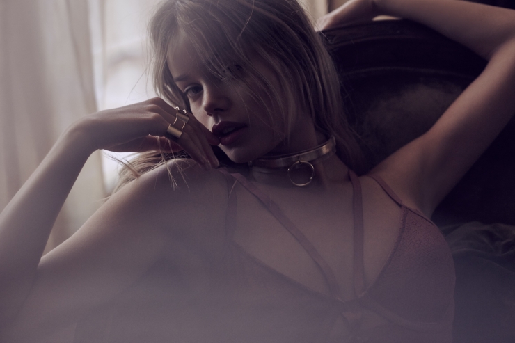 Frida Aasen in lingerie