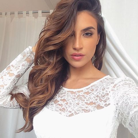 Kelly Karloff taking a selfie