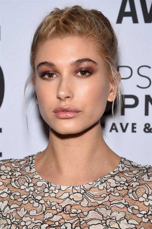 Hailey Bieber