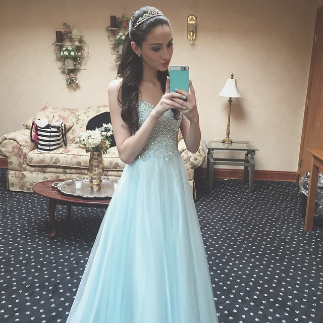 Christina Marie Harris taking a selfie