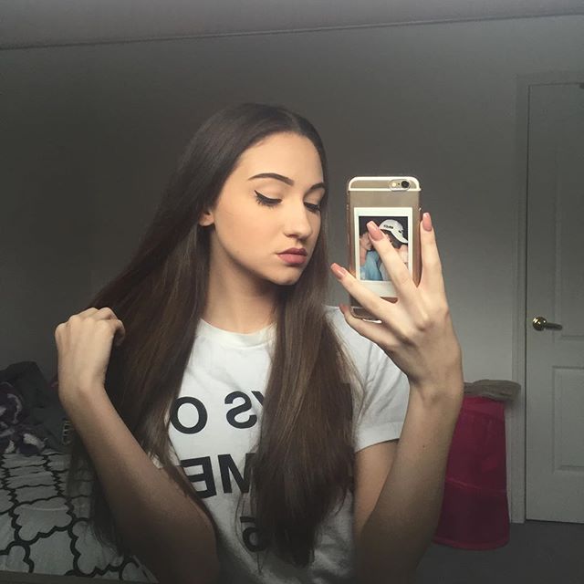 Christina Marie Harris taking a selfie