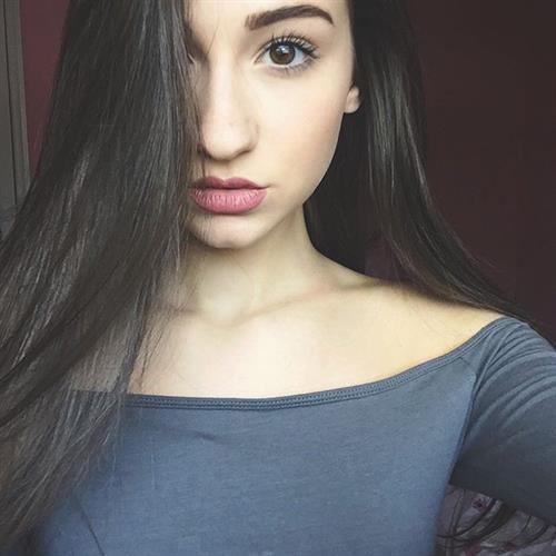 Christina Marie Harris taking a selfie