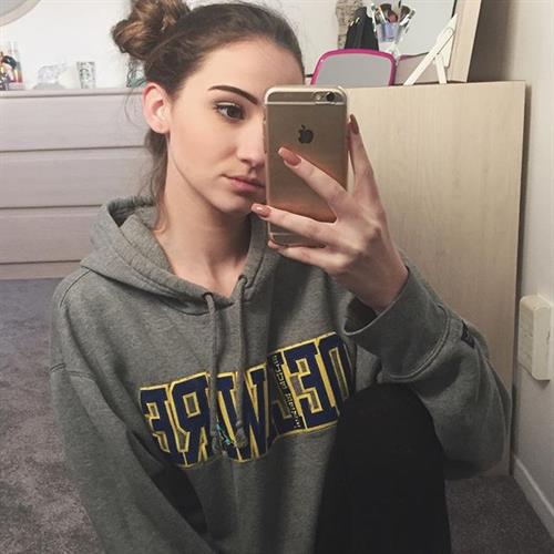 Christina Marie Harris taking a selfie