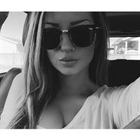 Sheala Foster taking a selfie