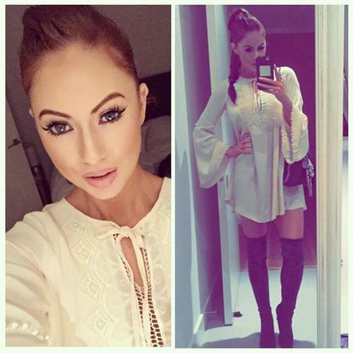 Laura Carter taking a selfie