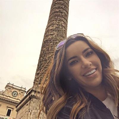 Mercedes Terrell taking a selfie