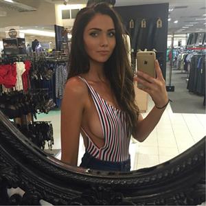 Jessica Green taking a selfie