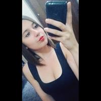 Veronica Rangel taking a selfie