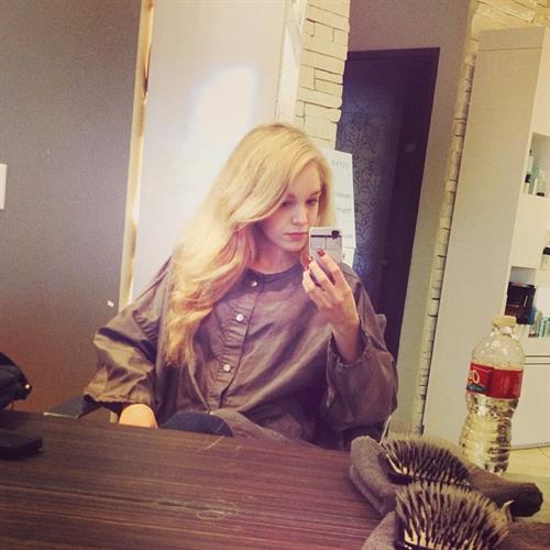 Courtney Tailor taking a selfie