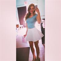 Courtney Tailor taking a selfie