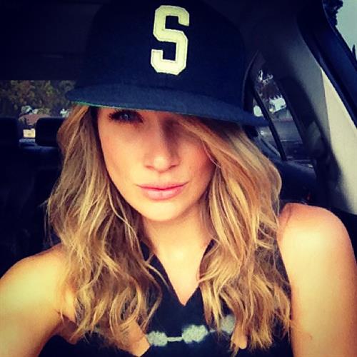 Shantel VanSanten taking a selfie