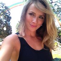 Shantel VanSanten taking a selfie