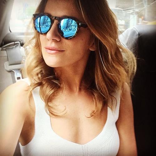 Shantel VanSanten taking a selfie