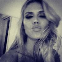 Heidi Klum taking a selfie