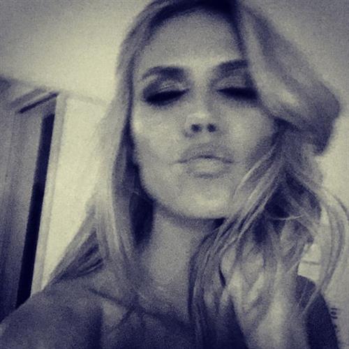 Heidi Klum taking a selfie