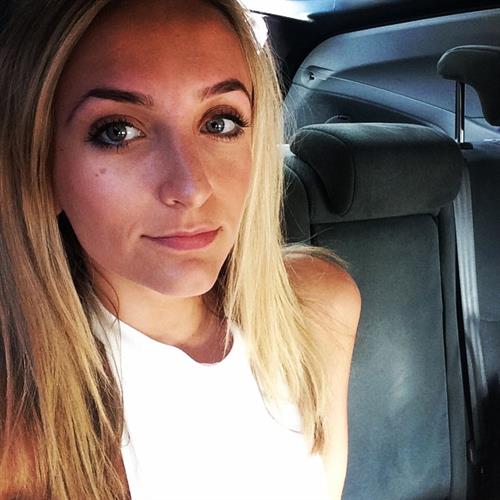 Tiffany Watson taking a selfie