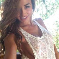 Ana Cheri taking a selfie