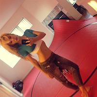 Chloe Rose Lattanzi taking a selfie