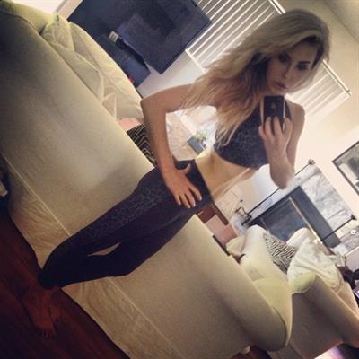 Chloe Rose Lattanzi taking a selfie