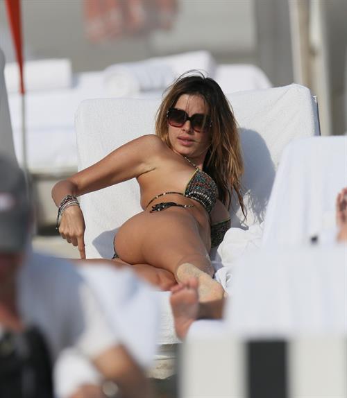 Aída Yéspica in a bikini