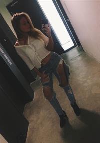 Natalie Alyn Lind taking a selfie