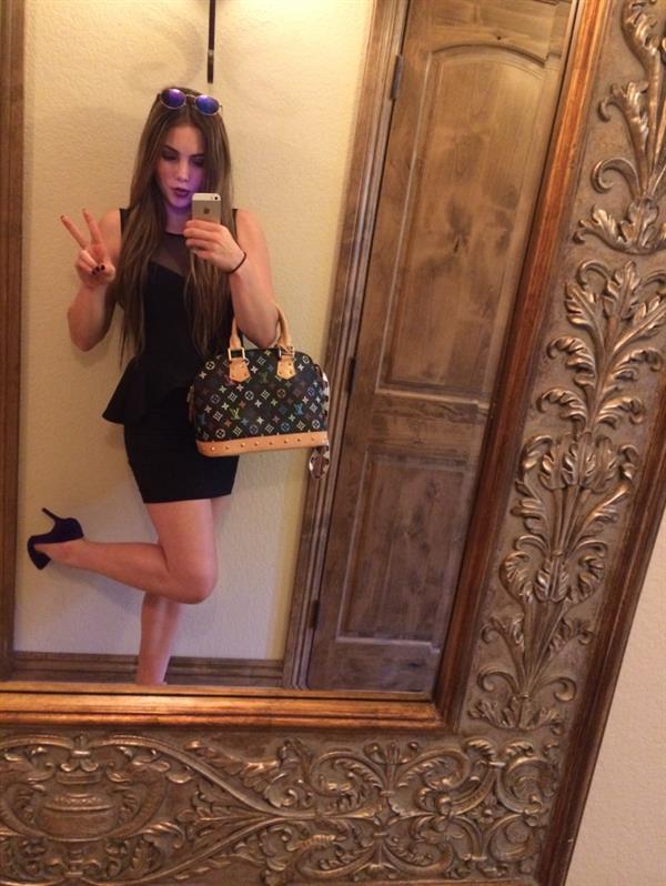 McKayla Maroney taking a selfie