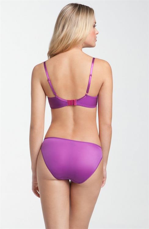 Elisandra Tomacheski in lingerie - ass