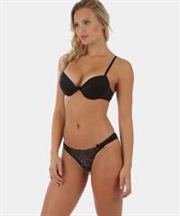 Elisandra Tomacheski in lingerie