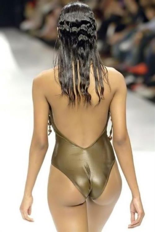 Emanuela de Paula in a bikini - ass