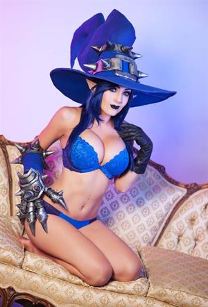 Jessica Nigri as Veigar 