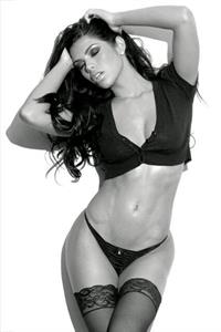 Suelyn Medeiros in a bikini