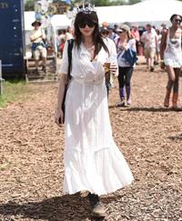 Daisy Lowe