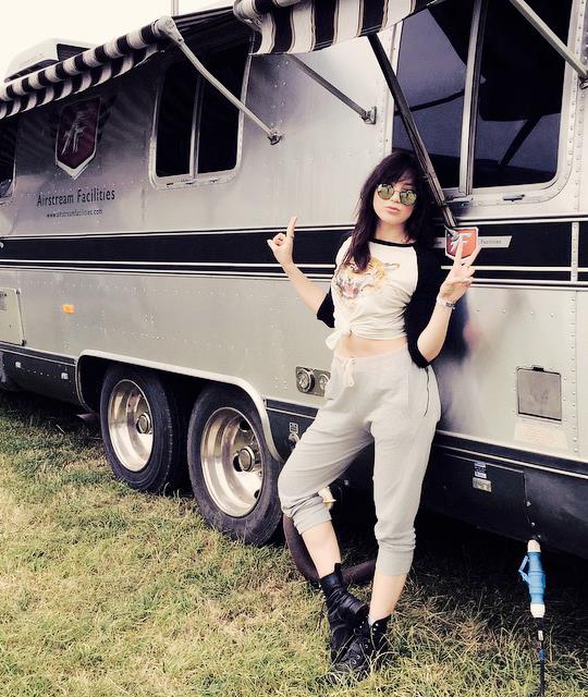 Daisy Lowe