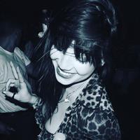 Daisy Lowe