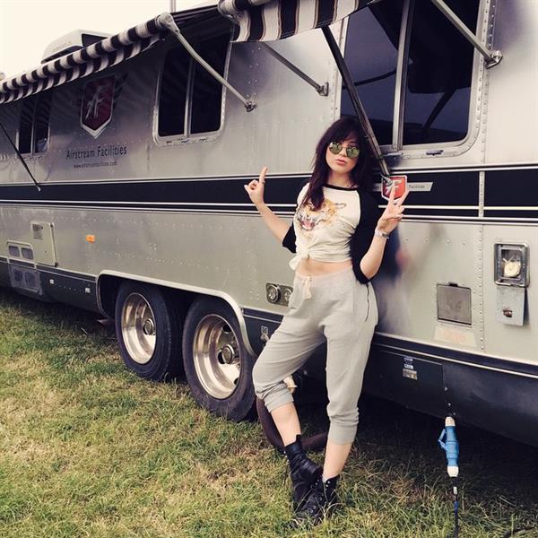 Daisy Lowe