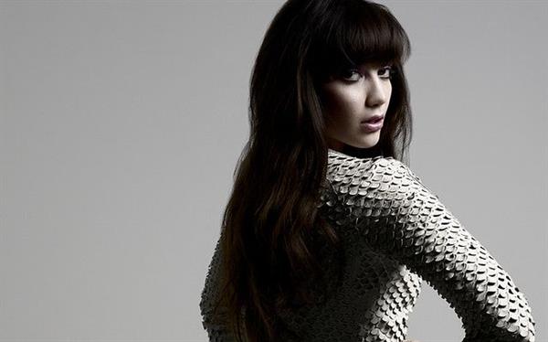 Daisy Lowe